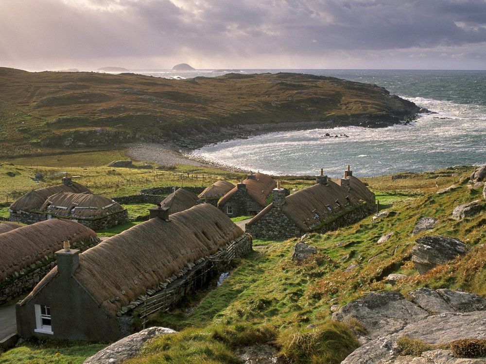 Isle of Skye (Hebrides, Scotland) Isle of Skye (Hebrides, Scotland)
