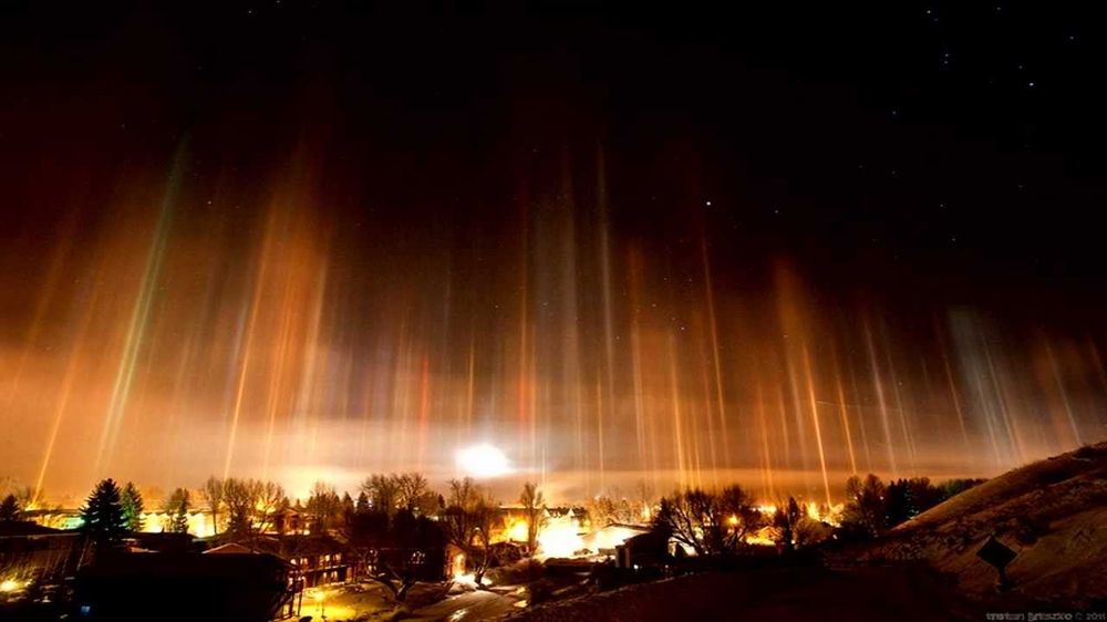 Light pillars over Moscow Light pillars over Moscow