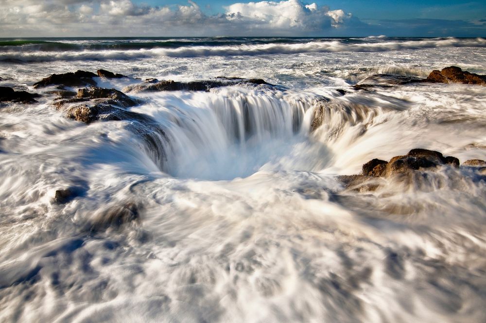 Natural salt water fountain off the coast of Oregon Natural salt water fountain off the coast of Oregon
